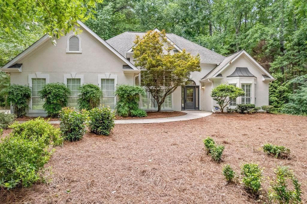 3 bedroom, 2 bathroom, 1,950 sq ft single family residence sold at 199 Windermere Circle, Newnan, GA 30265