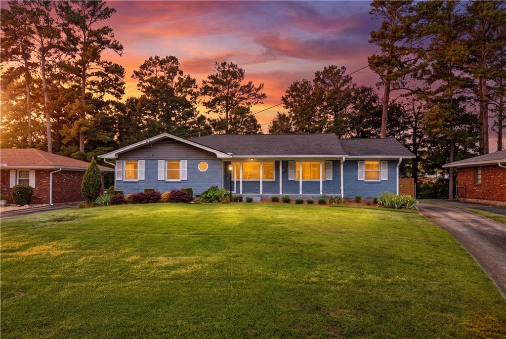 3 bedroom, 2 bathroom, 1,950 sq ft single family residence under contract at 1891 Shepherd Circle, Atlanta, GA 30311 — photo 5
