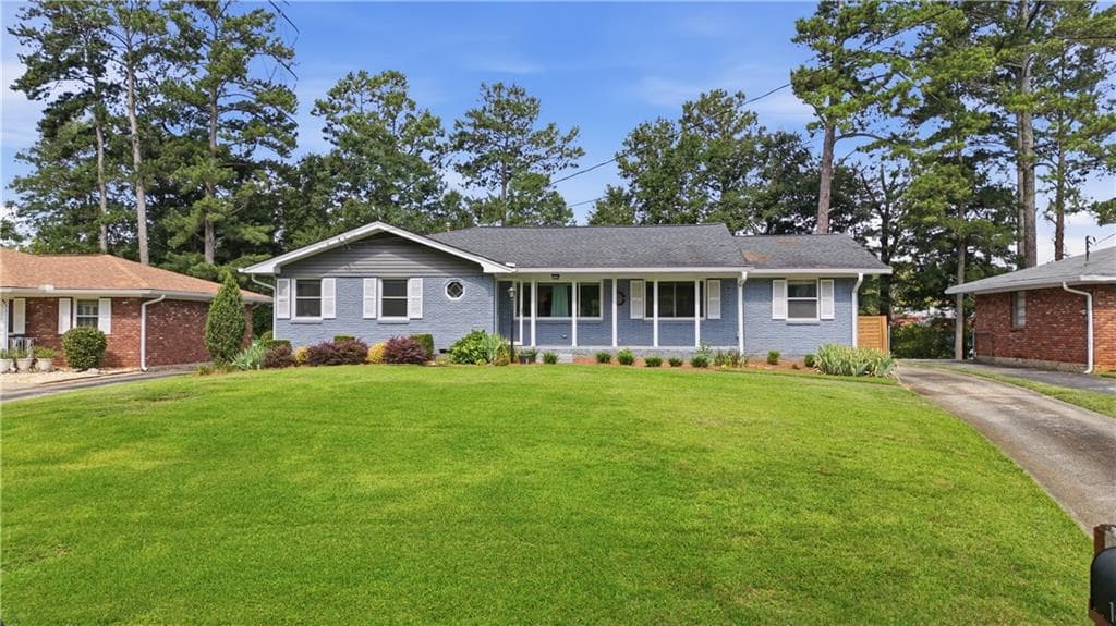 3 bedroom, 2 bathroom, 1,950 sq ft single family residence under contract at 1891 Shepherd Circle, Atlanta, GA 30311 — photo 6