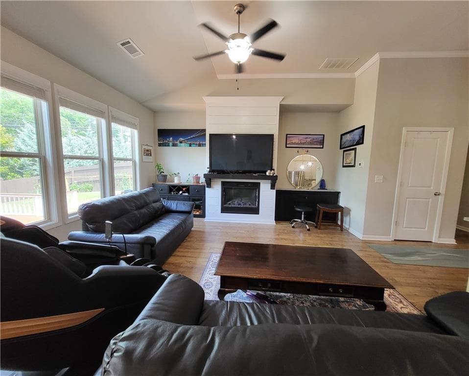 3 bedroom, 2 bathroom, 1,691 sq ft single family residence for rent at 5414 Town Square Way, Flowery Branch, GA 30542 for $2,400 a month — photo 9