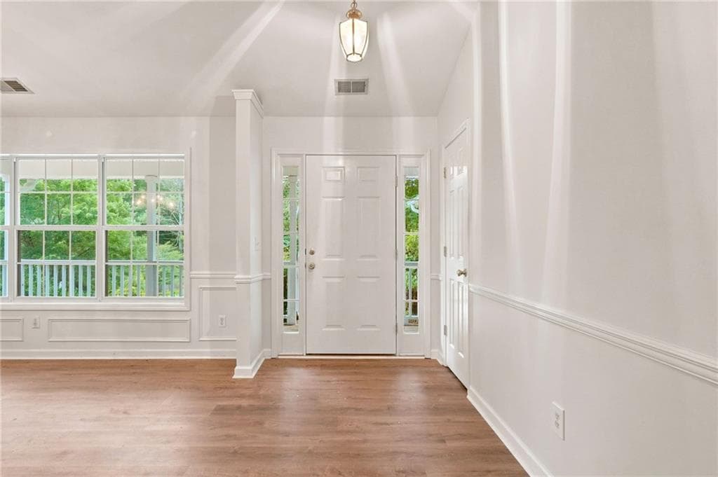 3 bedroom, 2 bathroom, 1,734 sq ft single family residence for sale at 5295 Harris Creek Drive, Cumming, GA 30040 — photo 6