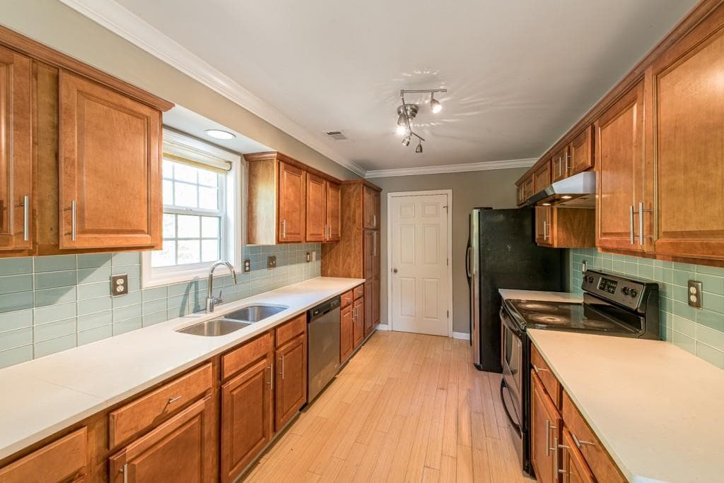 3 bedroom, 3 bathroom, 1,336 sq ft single family residence for rent at 2696 Silver Hill Terrace, Atlanta, GA 30316 for $1,995 a month — photo 6