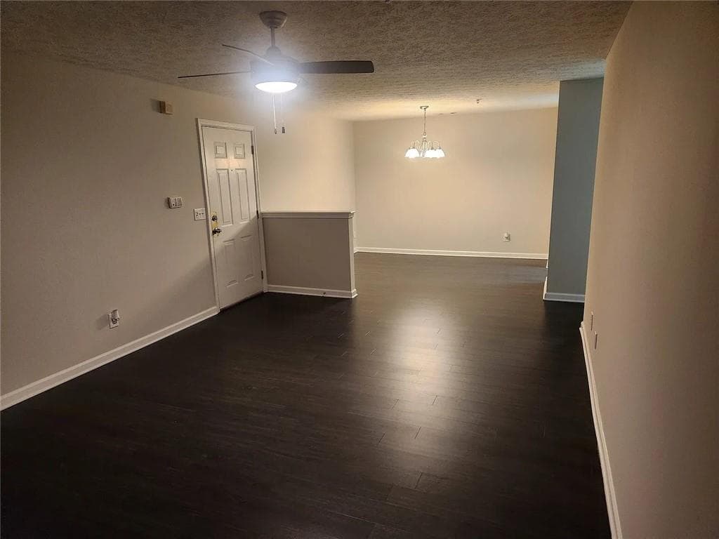 3 bedroom, 2 bathroom, 1,232 sq ft condominium for sale at 1303 Fairington Club Drive, Lithonia, GA 30038 — photo 2