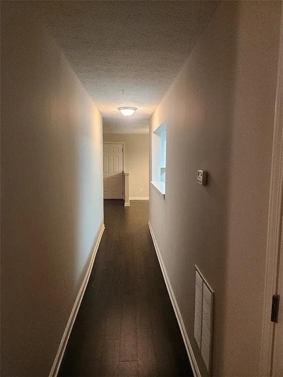 3 bedroom, 2 bathroom, 1,232 sq ft condominium for sale at 1303 Fairington Club Drive, Lithonia, GA 30038 — photo 3