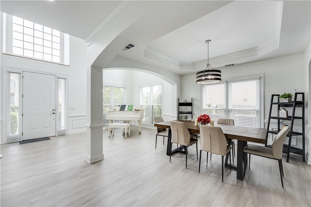5 bedroom, 3 bathroom, 3,545 sq ft single family residence for sale at 5023 Duxford Drive, Smyrna, GA 30082 — photo 9
