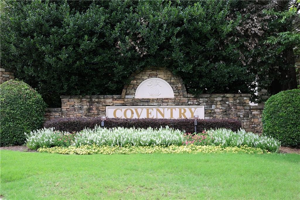 4 bedroom, 3 bathroom, 2,190 sq ft single family residence sold at 2260 Traywick Chase, Alpharetta, GA 30004