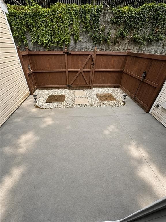 2 bedroom, 3 bathroom, 1,218 sq ft townhouse under contract at 1035 Whitestone Ridge, Alpharetta, GA 30005 — photo 6