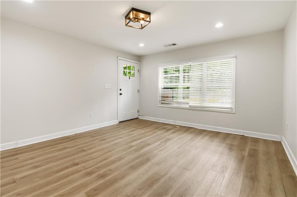 3 bedroom, 3 bathroom, 1,754 sq ft single family residence for sale at 3920 Jailette Road, College Park, GA 30349 — photo 5