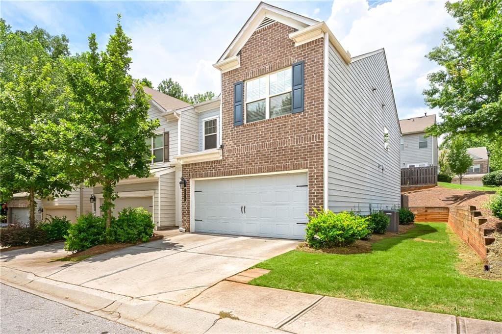 4 bedroom, 3 bathroom, 1,776 sq ft townhouse for sale at 2573 Parkwood Cove Drive, Atlanta, GA 30340 — photo 3