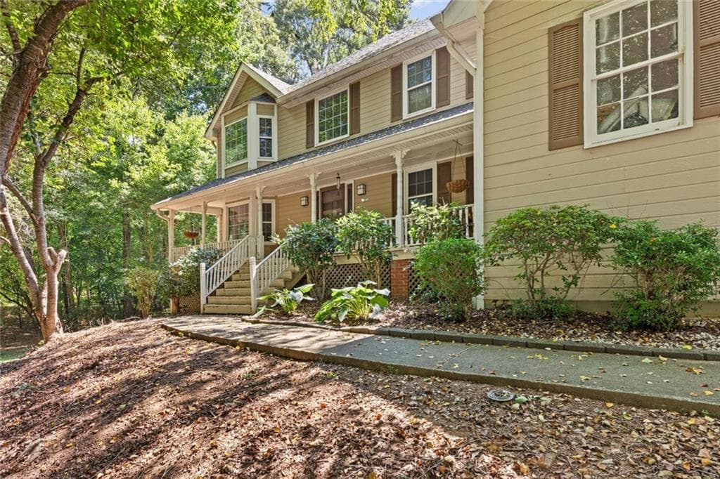 4 bedroom, 3 bathroom, 3,864 sq ft single family residence for sale at 4162 Riverdale Drive, Snellville, GA 30039 — photo 4
