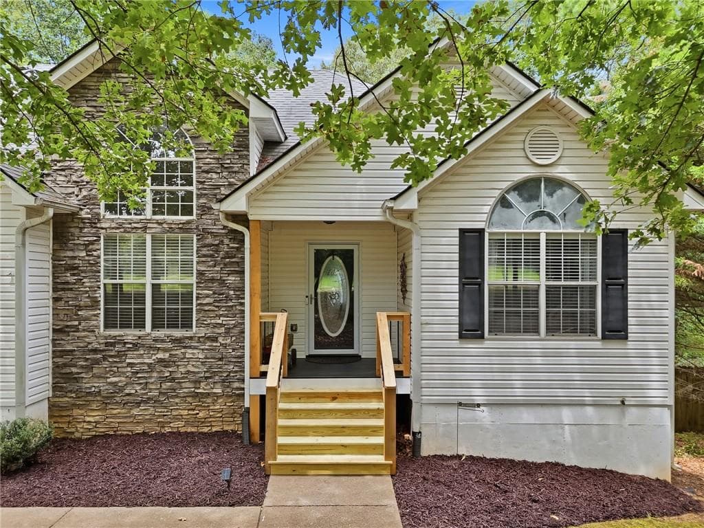 4 bedroom, 3 bathroom, 3,167 sq ft single family residence for sale at 460 Kerry Drive, Jasper, GA 30143 — photo 2