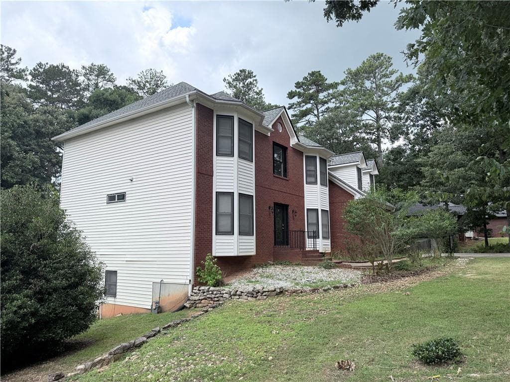 5 bedroom, 4 bathroom, 2,845 sq ft single family residence for sale at 3715 Millers Pond Way, Snellville, GA 30039 — photo 3