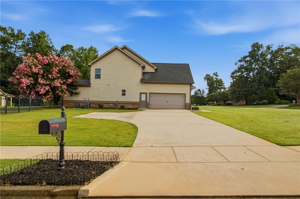 4 bedroom, 3 bathroom, 2,561 sq ft single family residence for sale at 4662 Whitlow Ridge Drive, Bishop, GA 30621 — photo 6