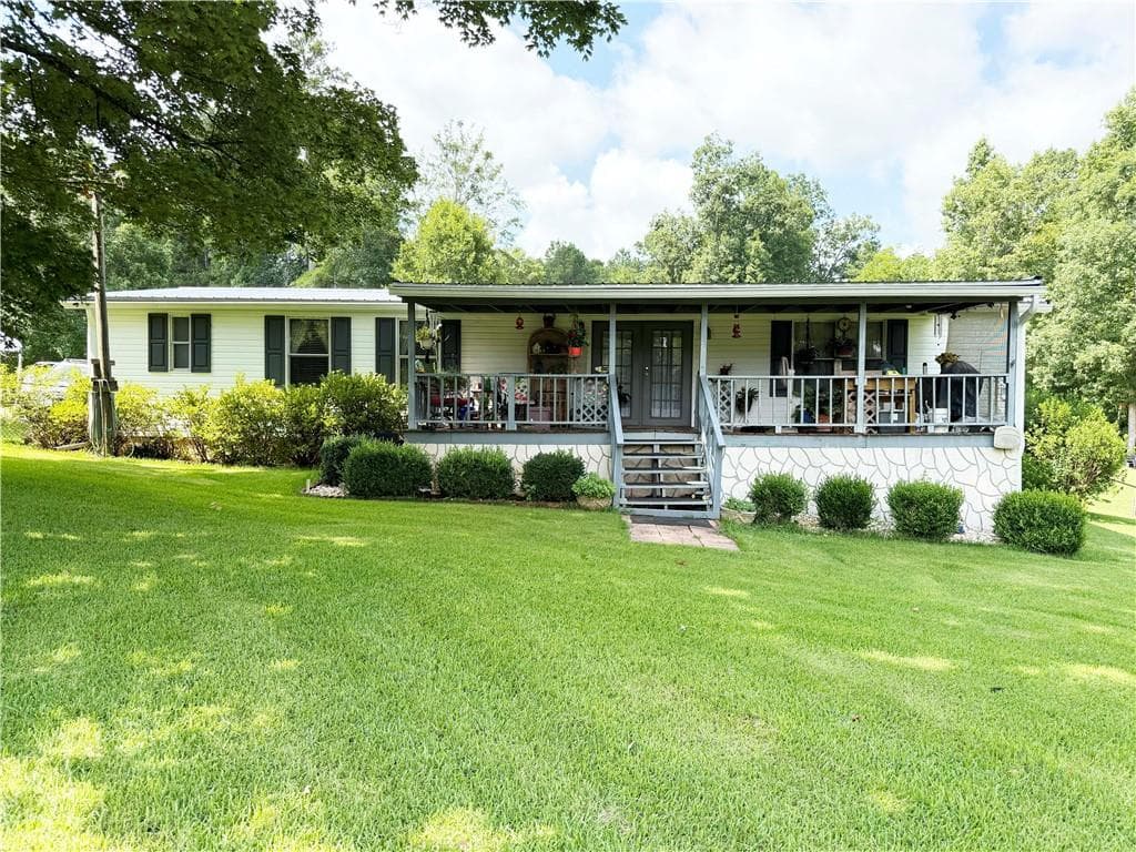 3 bedroom, 2 bathroom, 1,440 sq ft single family residence under contract at 156 Montego Bay Road, Milledgeville, GA 31061