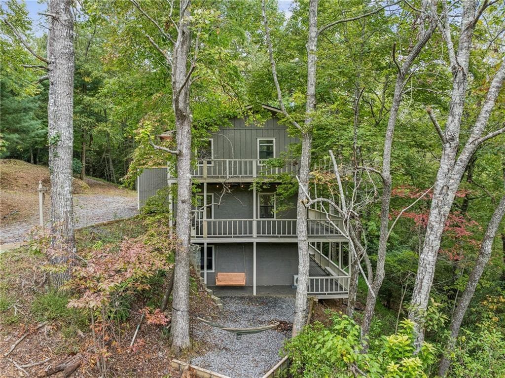 6 bedroom, 3 bathroom, 2,300 sq ft single family residence for sale at 4113 White Oak Drive, Hiawassee, GA 30546