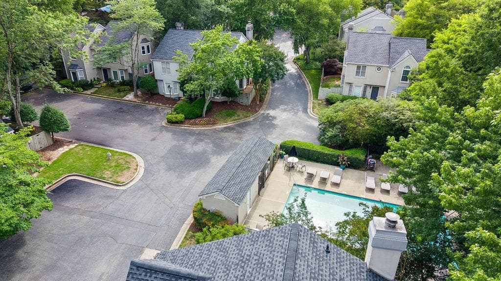 2 bedroom, 3 bathroom, 1,252 sq ft townhouse for sale at 502 Defoors Landing, Atlanta, GA 30318 — photo 3