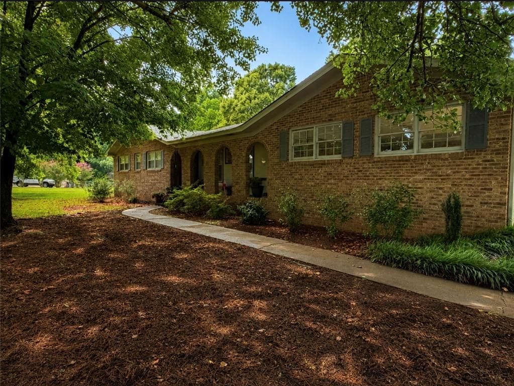 3 bedroom, 2 bathroom, 1,675 sq ft single family residence sold at 225 Pineridge Road, Bogart, GA 30622