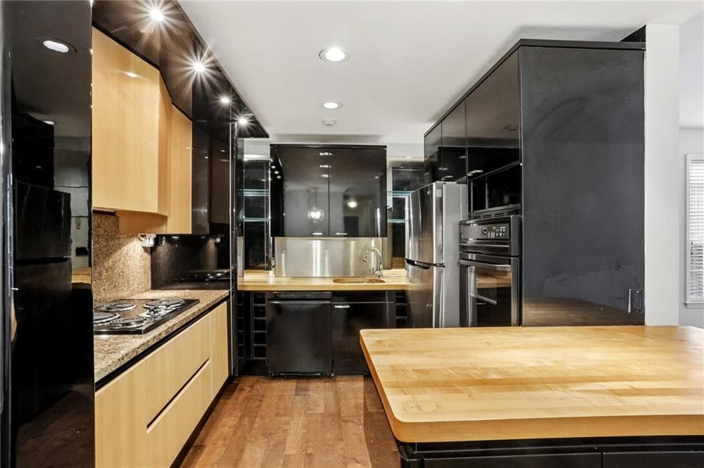 2 bedroom, 1 bathroom, 1,070 sq ft condominium for sale at 1513 Mcgill Park Avenue, Atlanta, GA 30312 — photo 6