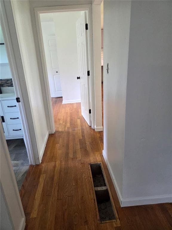 3 bedroom, 1 bathroom, 900 sq ft single family residence for sale at 2396 Clarissa Drive, Atlanta, GA 30318 — photo 8