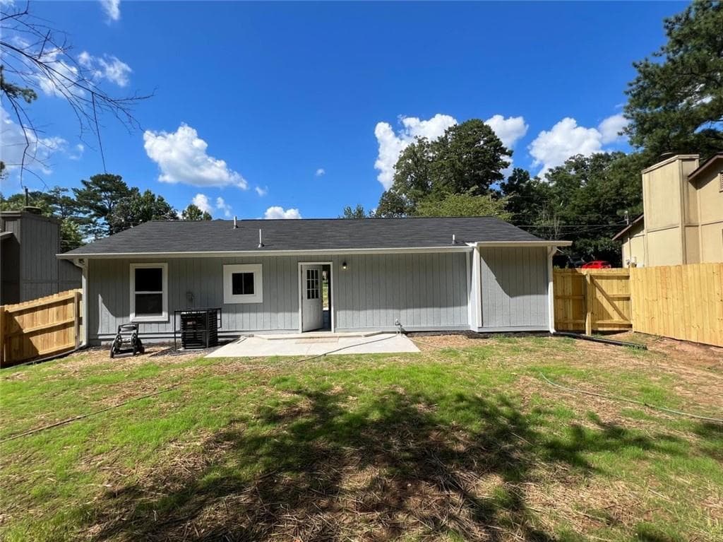 3 bedroom, 2 bathroom, 1,061 sq ft single family residence for sale at 6066 Creekford Drive, Lithonia, GA 30058 — photo 8