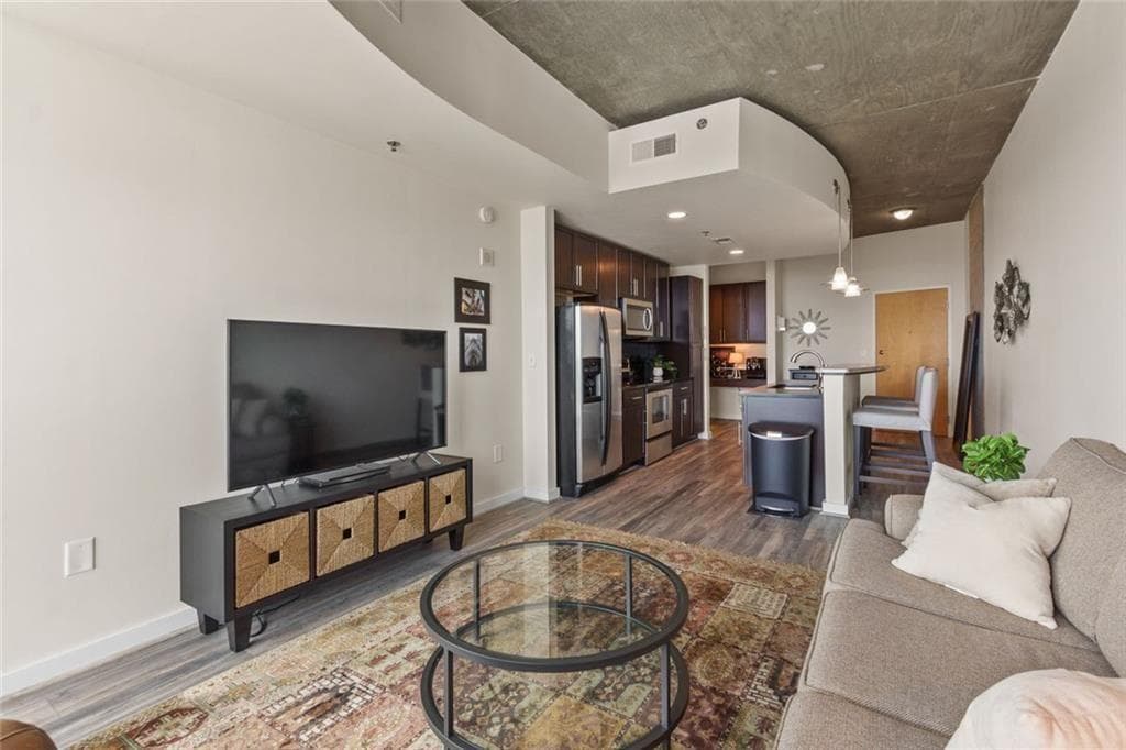 1 bedroom, 1 bathroom, 796 sq ft condominium for sale at 361 17th Street 2120, Atlanta, GA 30363 — photo 4