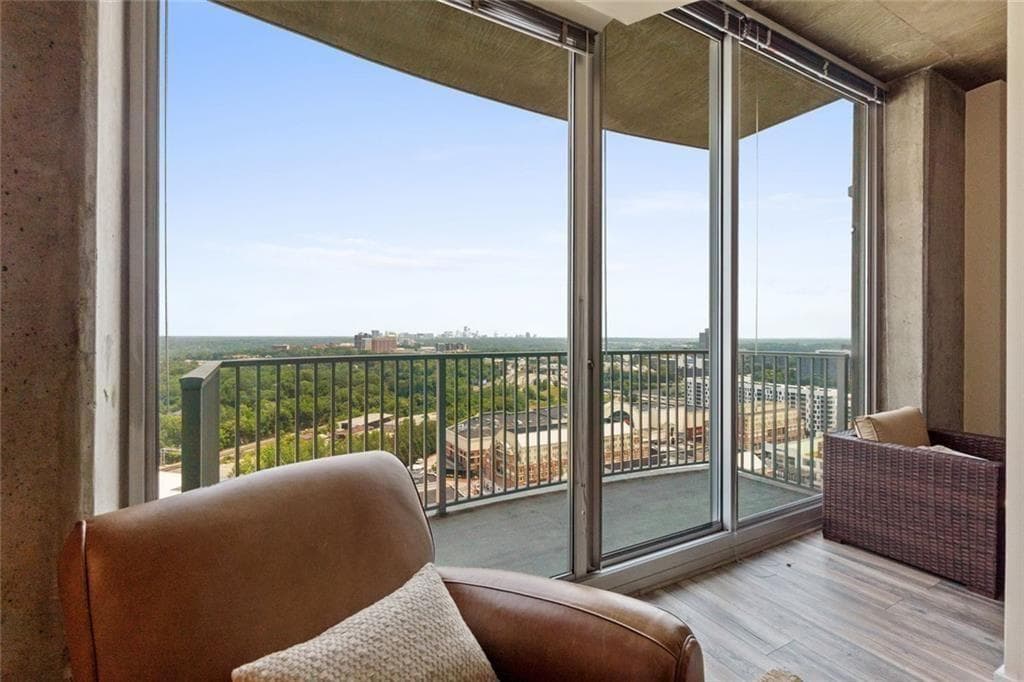 1 bedroom, 1 bathroom, 796 sq ft condominium for sale at 361 17th Street 2120, Atlanta, GA 30363 — photo 5