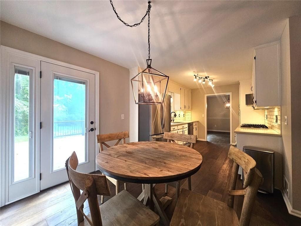 4 bedroom, 3 bathroom, 2,029 sq ft single family residence for rent at 290 Oakmere Drive, Alpharetta, GA 30009 for $3,995 a month — photo 4