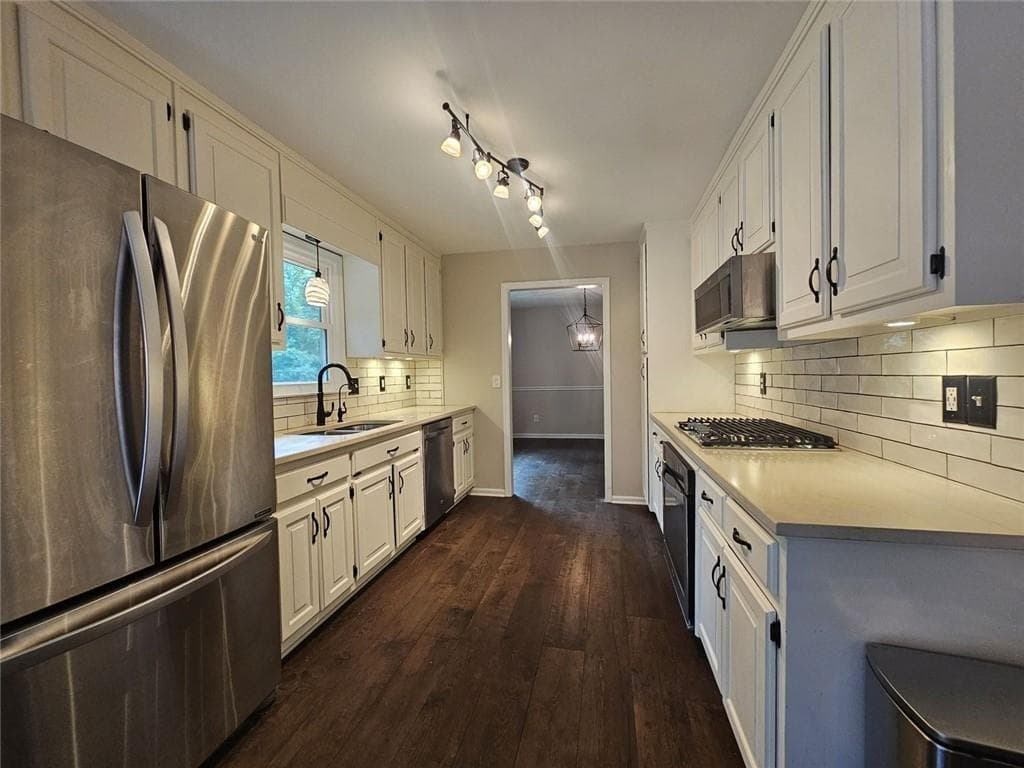 4 bedroom, 3 bathroom, 2,029 sq ft single family residence for rent at 290 Oakmere Drive, Alpharetta, GA 30009 for $3,995 a month — photo 5