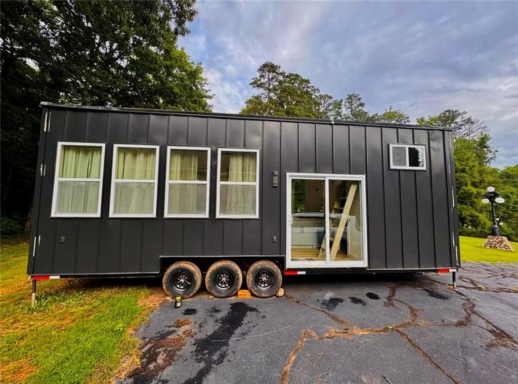 6 bedroom, 3 bathroom, 2,300 sq ft single family residence for sale at 4113 White Oak Drive, Hiawassee, GA 30546 — photo 7