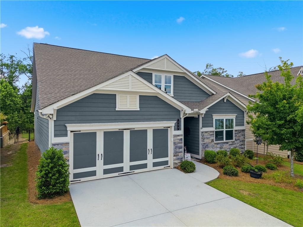 2 bedroom, 2 bathroom, 1,980 sq ft single family residence for sale at 266 Hickory Bluffs Parkway, Canton, GA 30114