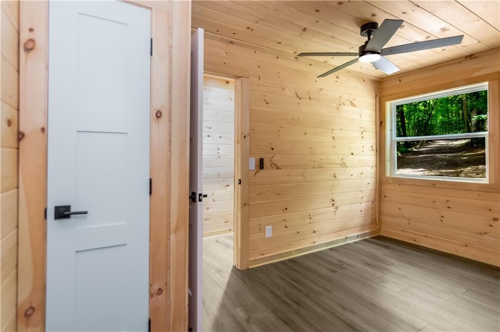 2 bedroom, 2 bathroom, 1,180 sq ft single family residence under contract at 3 Mountain Lake Road, Blue Ridge, GA 30513 — photo 9