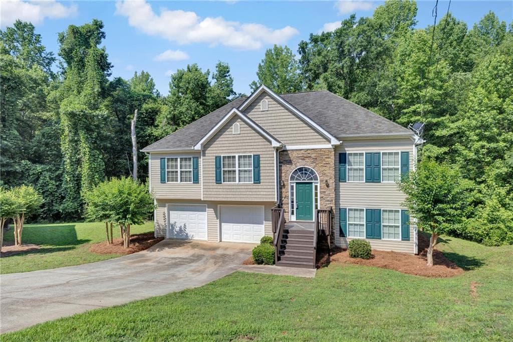 5 bedroom, 3 bathroom, 1,933 sq ft single family residence for sale at 175 River North Court, Covington, GA 30016