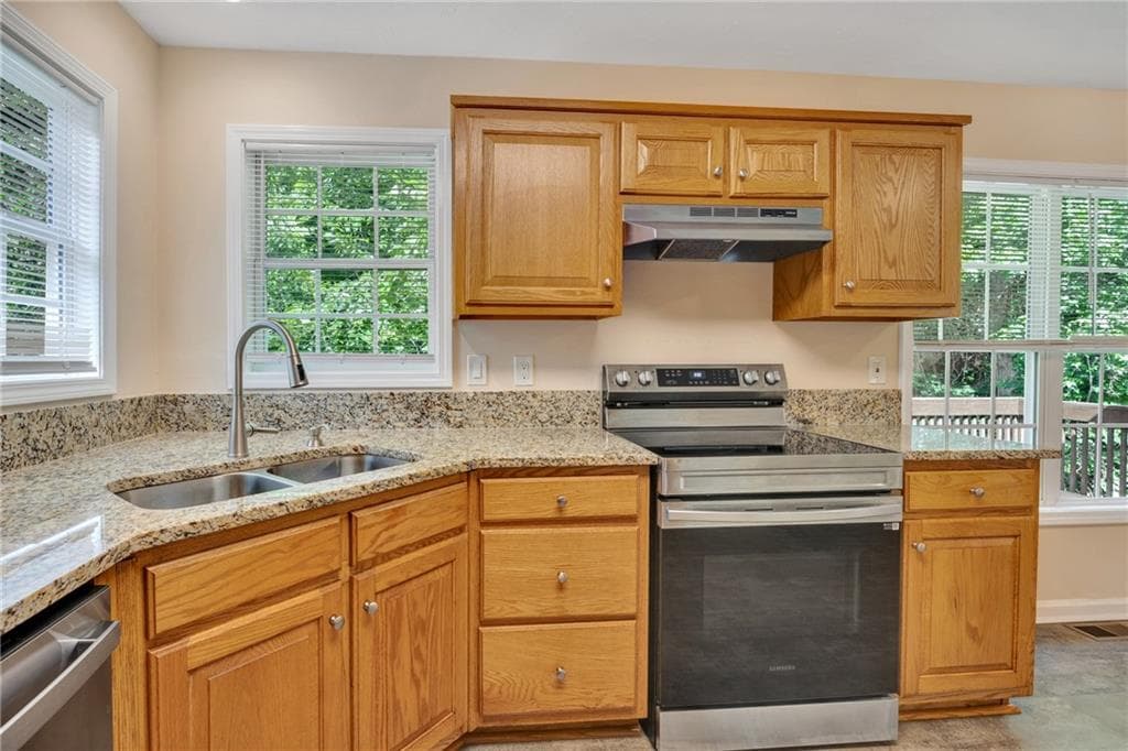 5 bedroom, 3 bathroom, 1,933 sq ft single family residence for sale at 175 River North Court, Covington, GA 30016 — photo 10