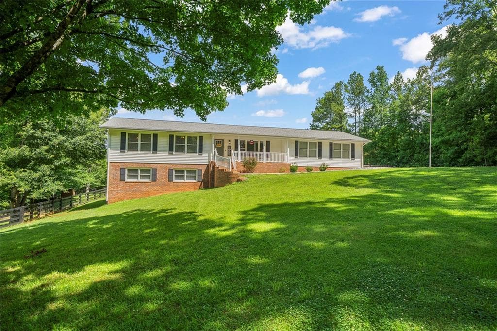 5 bedroom, 3 bathroom, 4,242 sq ft single family residence for sale at 851 Lacy Road, Canton, GA 30115 — photo 4