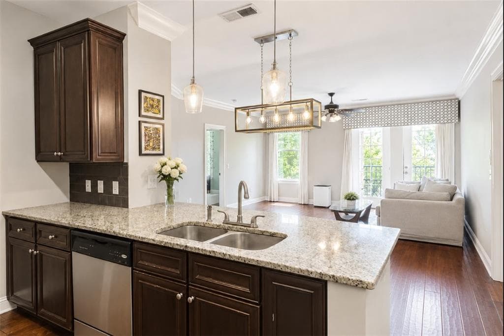 2 bedroom, 2 bathroom, 1,147 sq ft condominium for sale at 901 Abernathy Road 2150, Atlanta, GA 30328 — photo 3