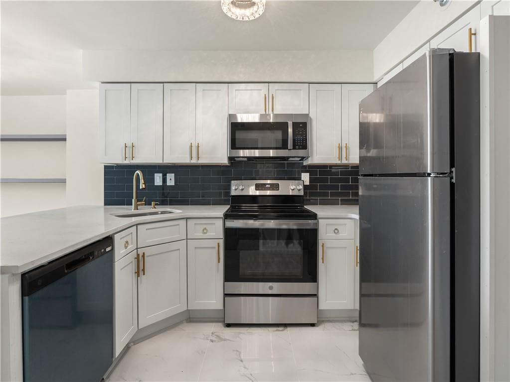 1 bedroom, 1 bathroom, 807 sq ft condominium for sale at 2870 Pharr Court South 1702, Atlanta, GA 30305 — photo 5