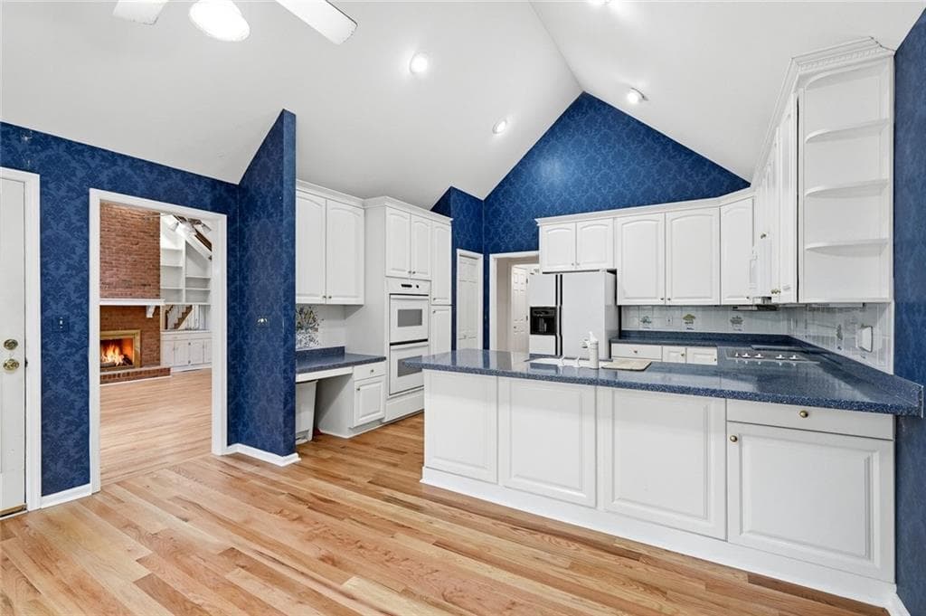 6 bedroom, 5 bathroom, 6,890 sq ft single family residence for sale at 6170 Six Mile Cove Road, Cumming, GA 30041 — photo 9
