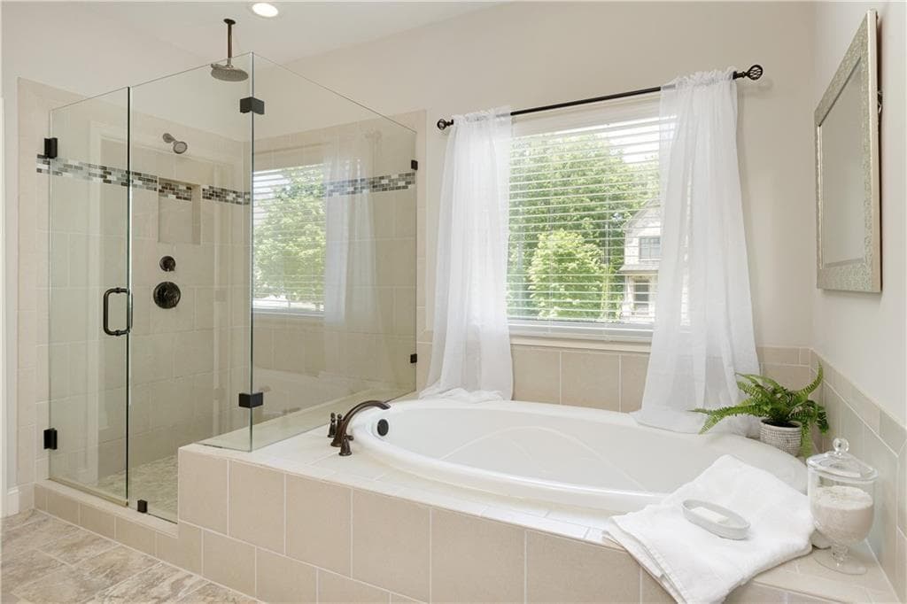 5 bedroom, 4 bathroom, 4,241 sq ft single family residence for sale at 10050 Ruppel Lane, Johns Creek, GA 30005 — photo 6