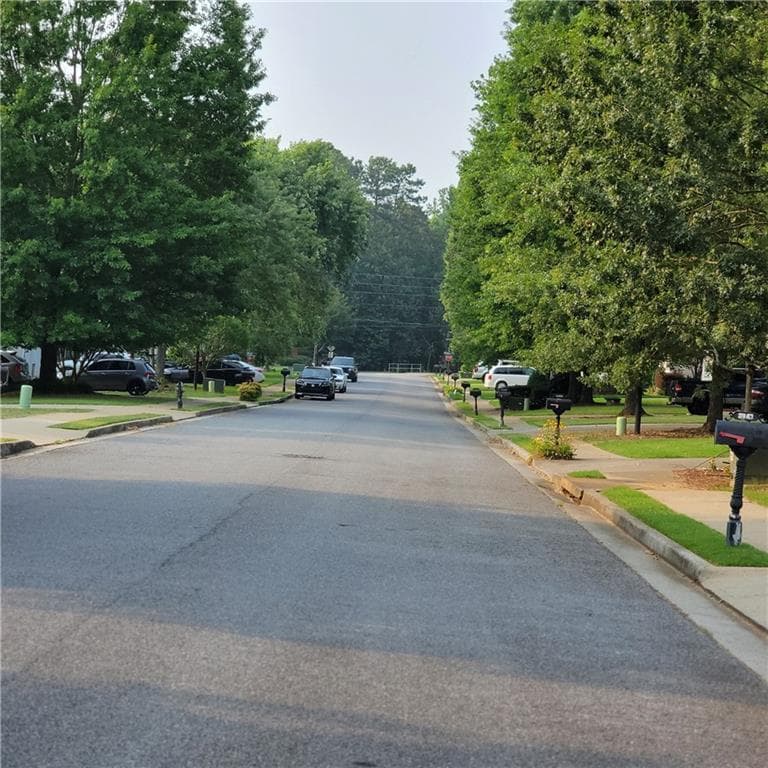 3 bedroom, 3 bathroom, 1,669 sq ft single family residence for rent at 5219 Leecroft Drive, Buford, GA 30518 for $2,395 a month — photo 2
