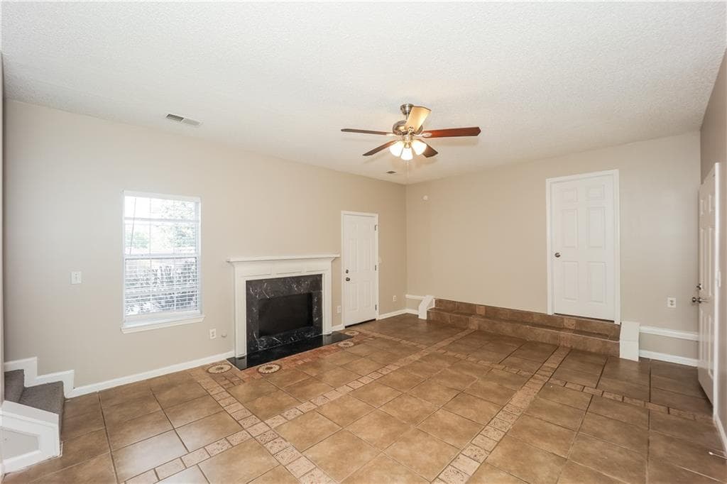5 bedroom, 3 bathroom, 2,962 sq ft single family residence for rent at 5176 Round Table Drive, Ellenwood, GA 30294 for $2,640 a month — photo 5