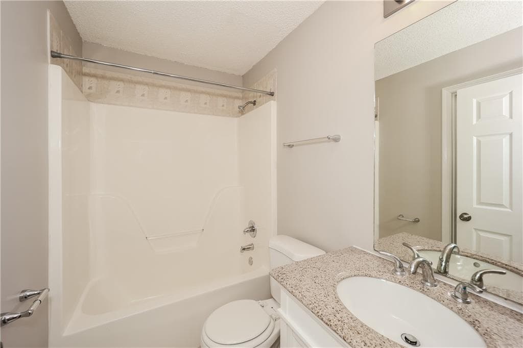 5 bedroom, 3 bathroom, 2,962 sq ft single family residence for rent at 5176 Round Table Drive, Ellenwood, GA 30294 for $2,640 a month — photo 9