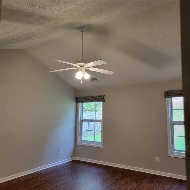 3 bedroom, 3 bathroom, 1,669 sq ft single family residence for sale at 5219 Leecroft Drive, Buford, GA 30518 — photo 9