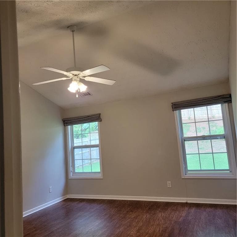 3 bedroom, 3 bathroom, 1,669 sq ft single family residence for sale at 5219 Leecroft Drive, Buford, GA 30518 — photo 10
