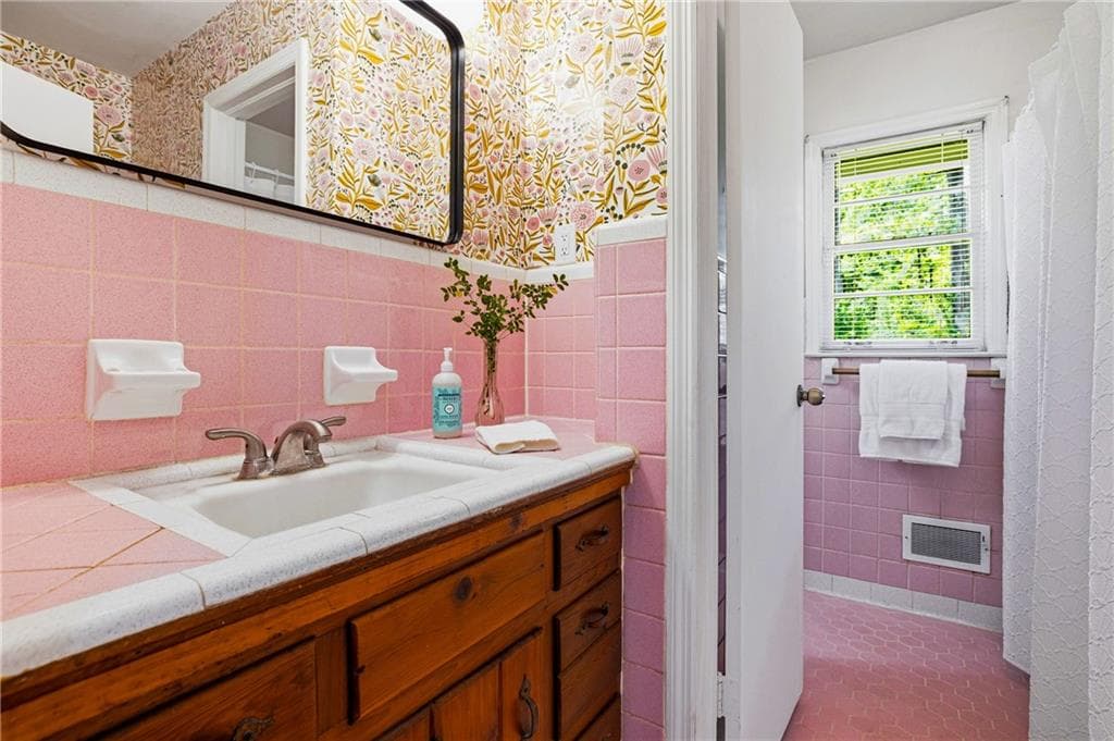 3 bedroom, 2 bathroom, 1,424 sq ft single family residence for rent at 640 Farrar Court, Decatur, GA 30032 for $2,000 a month — photo 8