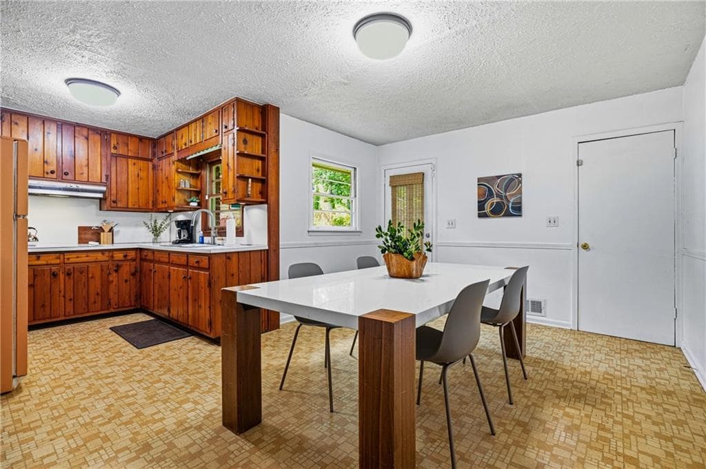 3 bedroom, 2 bathroom, 1,424 sq ft single family residence for rent at 640 Farrar Court, Decatur, GA 30032 for $2,000 a month — photo 5