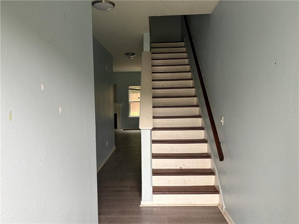 3 bedroom, 3 bathroom, 1,680 sq ft single family residence for sale at 5074 Windsor Forrest Lane, Atlanta, GA 30349 — photo 2
