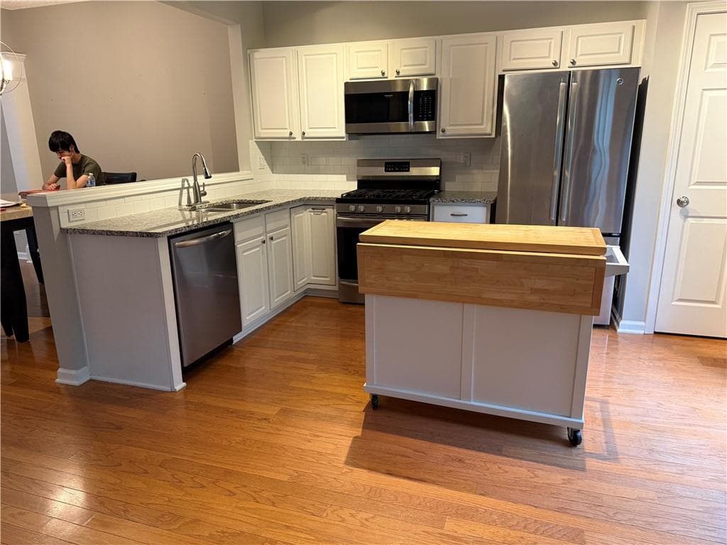 3 bedroom, 3 bathroom, 1,759 sq ft townhouse for rent at 3810 Timbercreek Circle, Roswell, GA 30076 for $2,600 a month — photo 6