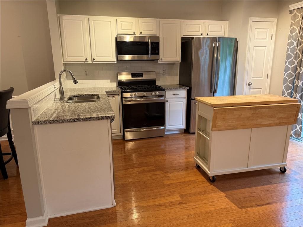 3 bedroom, 3 bathroom, 1,759 sq ft townhouse for rent at 3810 Timbercreek Circle, Roswell, GA 30076 for $2,600 a month — photo 5