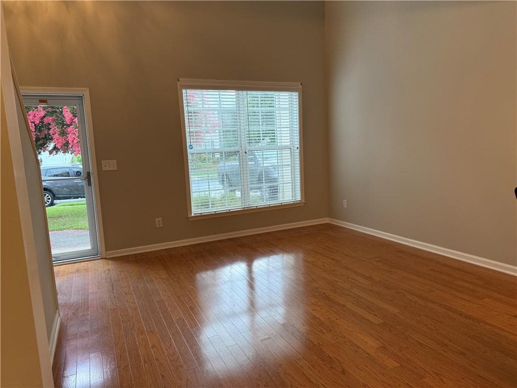 3 bedroom, 3 bathroom, 1,759 sq ft townhouse for rent at 3810 Timbercreek Circle, Roswell, GA 30076 for $2,600 a month — photo 3