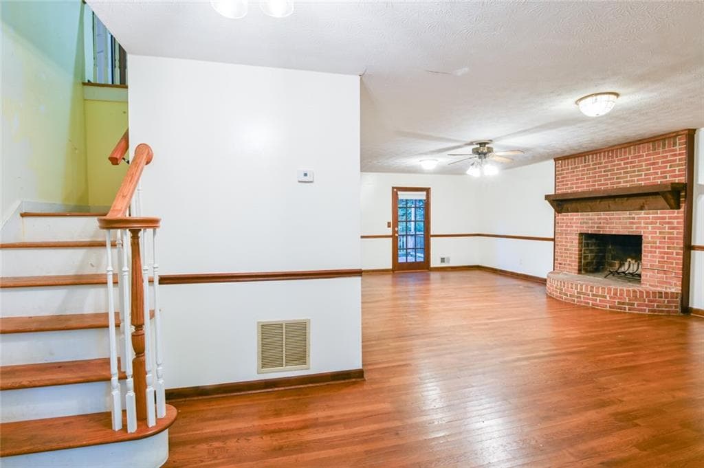 3 bedroom, 4 bathroom, 2,024 sq ft single family residence for sale at 3545 Rock Falls Drive, Snellville, GA 30039 — photo 10